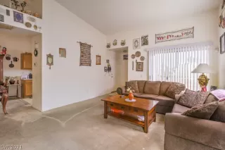 Photo #6: 2335227 Listing 