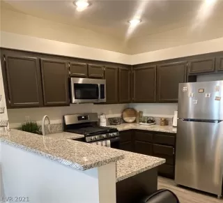 Photo #4: 2335238 Listing