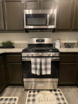 Photo #5: 2335238 Listing