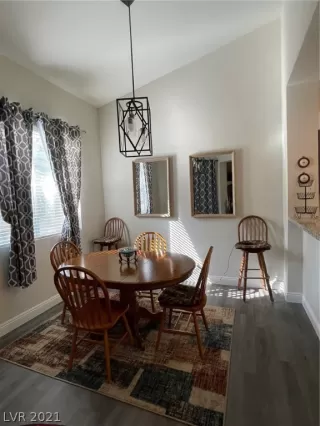 Photo #6: 2335238 Listing