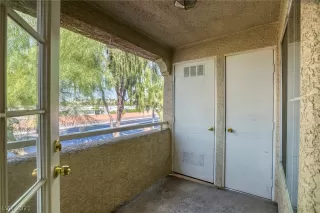 Photo #4: 2335252 Listing