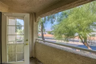 Photo #5: 2335252 Listing