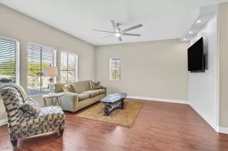 Photo #4: 2335255 Listing 