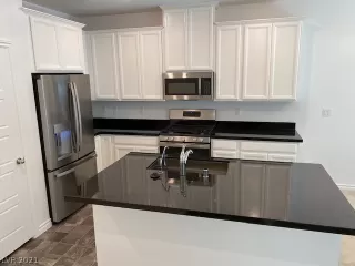 Photo #2: 2335258 Listing 