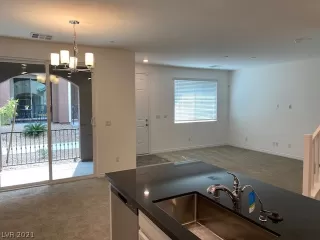 Photo #4: 2335258 Listing 