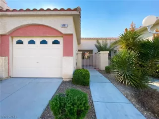 Photo #2: 2335269 Listing