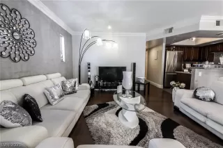 Photo #4: 2335281 Listing