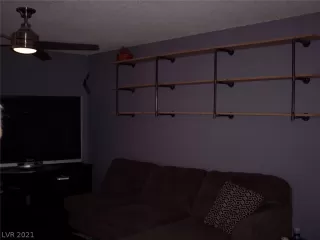 Photo #3: 2335294 Listing 