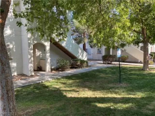 Photo #1: 2335311 Listing