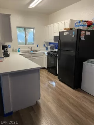 Photo #3: 2335311 Listing