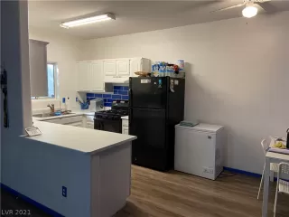 Photo #6: 2335311 Listing