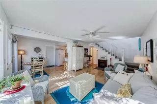 Photo #6: 2335362 Listing