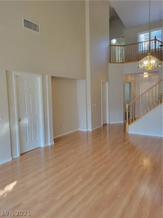 Photo #2: 2335407 Listing 