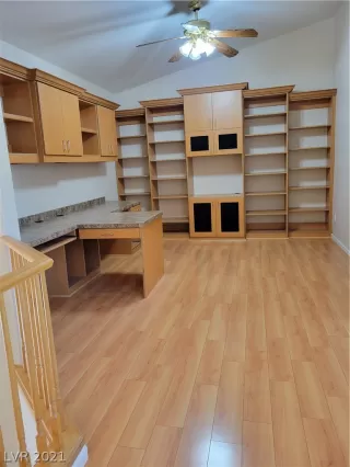 Photo #3: 2335407 Listing 