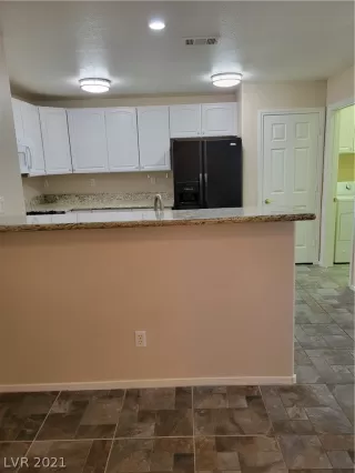 Photo #4: 2335407 Listing 