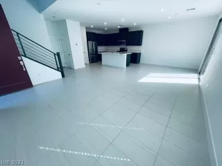 Photo #3: 2335412 Listing 