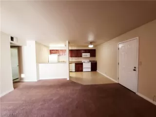 Photo #5: 2335419 Listing 