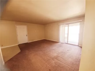 Photo #6: 2335419 Listing 