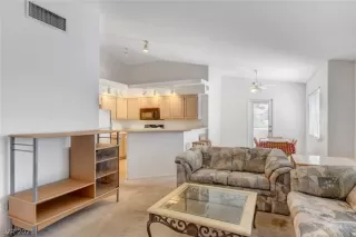 Photo #2: 2335430 Listing