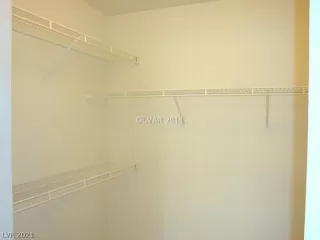 Photo #5: 2335433 Listing 