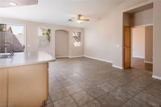 Photo #3: 2335457 Listing 