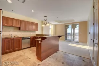 Photo #2: 2335465 Listing