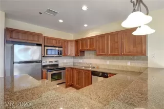 Photo #5: 2335465 Listing