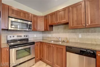 Photo #6: 2335465 Listing