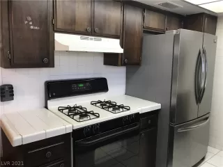 Photo #6: 2335468 Listing 