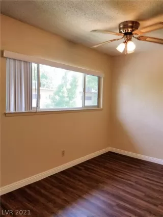 Photo #5: 2335471 Listing