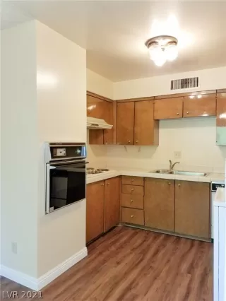 Photo #6: 2335471 Listing