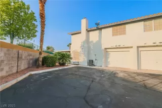 Photo #2: 2335477 Listing