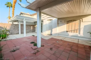 Photo #3: 2335477 Listing