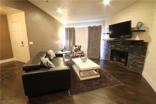 Photo #6: 2335483 Listing