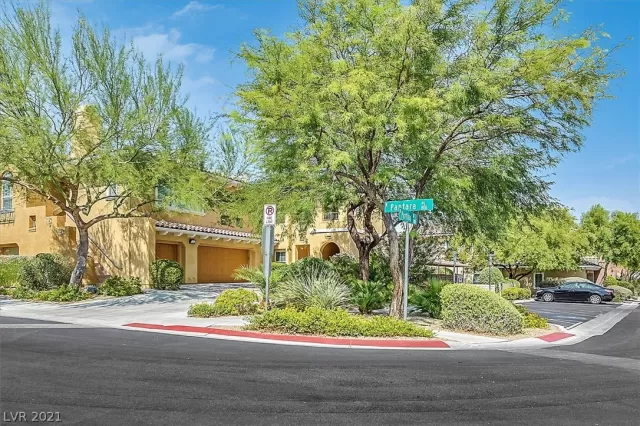 MLS: 2335518 Condo For Sale