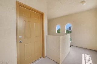 Photo #3: 2335518 Listing