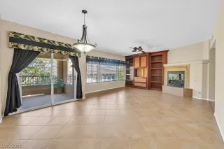 Photo #5: 2335518 Listing