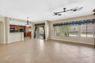 Photo #6: 2335518 Listing