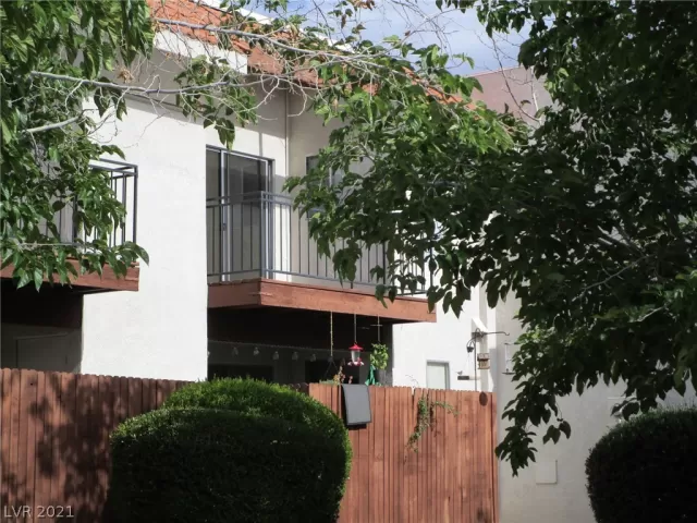 MLS: 2335524 Condo For Sale