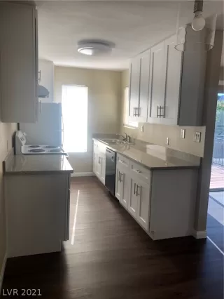 Photo #3: 2335524 Listing 