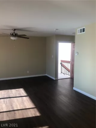 Photo #5: 2335524 Listing 