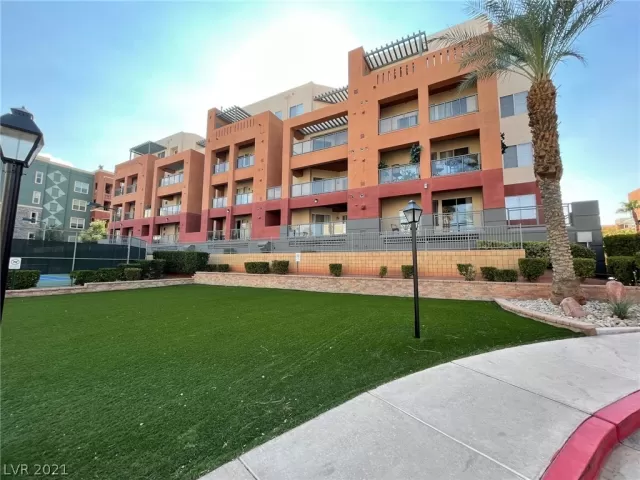 MLS: 2335534 Condo For Sale