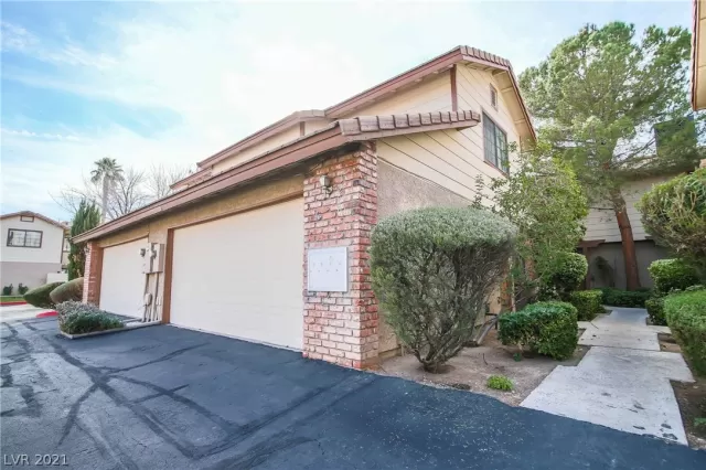 MLS: 2335550 Condo For Sale