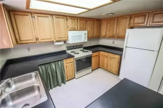 Photo #4: 2335550 Listing 