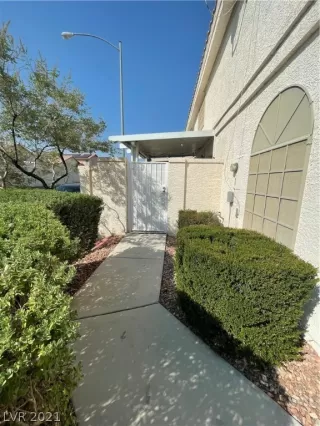 Photo #1: 2335553 Listing