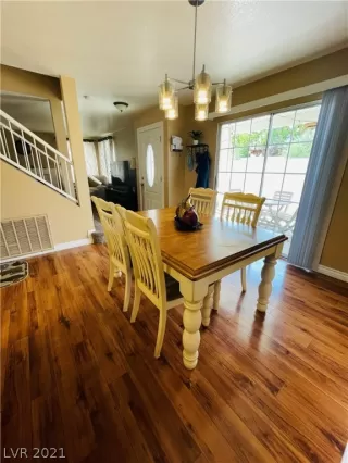 Photo #5: 2335553 Listing