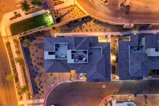 Photo #2: 2335565 Listing