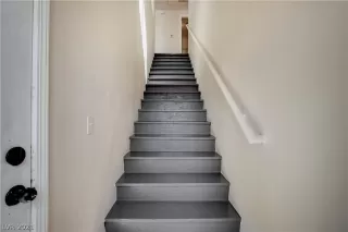 Photo #3: 2335596 Listing