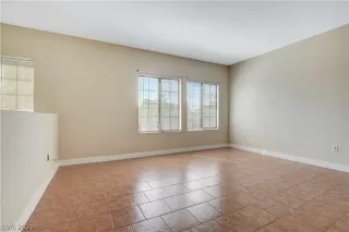 Photo #5: 2335596 Listing