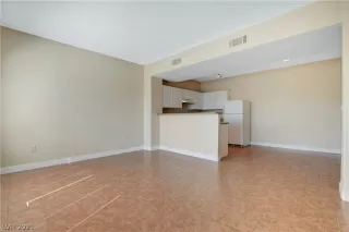 Photo #6: 2335596 Listing